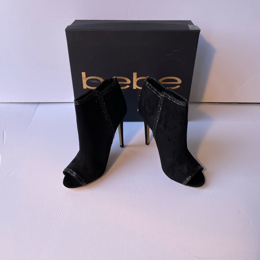 BNIB bebe Adalyyn Suede Peep Toe Booties